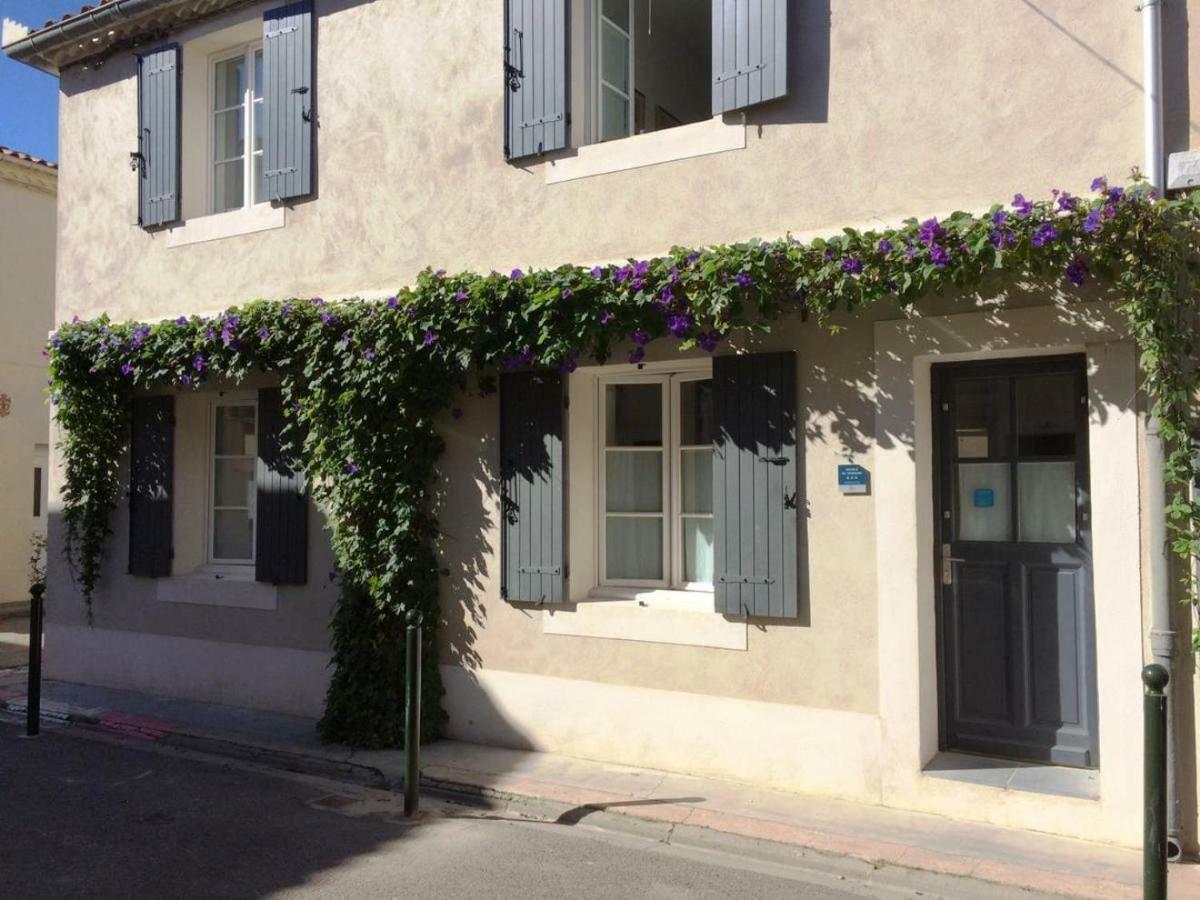 Au Coeur Des Remparts Aigues-Mortes Exterior foto