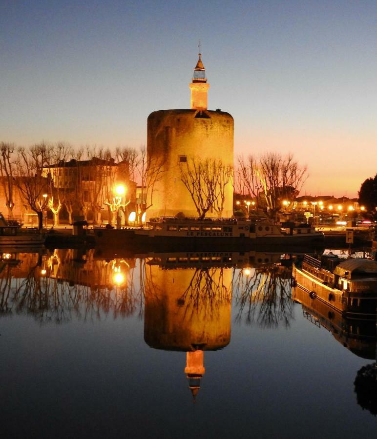 Au Coeur Des Remparts Aigues-Mortes Exterior foto